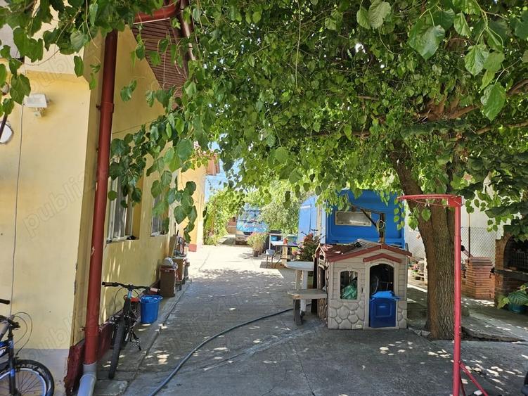 Casă cu 4 camere cu Teren 1767 Mp în Corbeanca