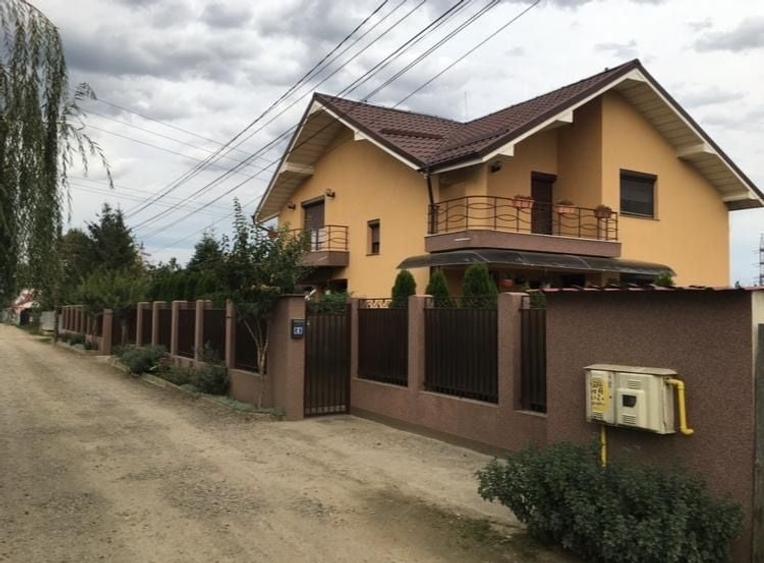 Casă cu 4 camere în Lilieci