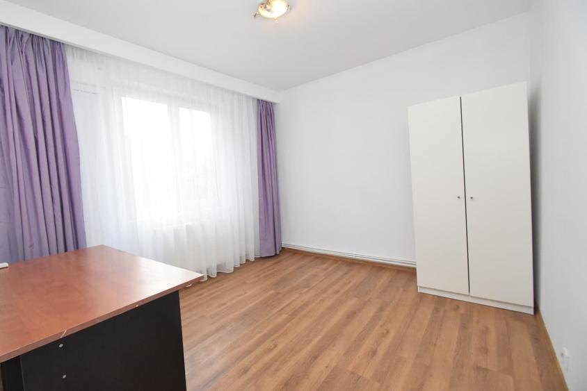 Apartament cu 3 camere decomandat în Crângași