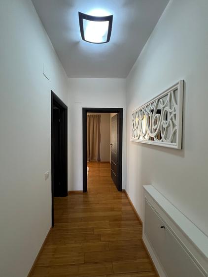 Apartament cu 3 camere semidecomandat în Herăstrău