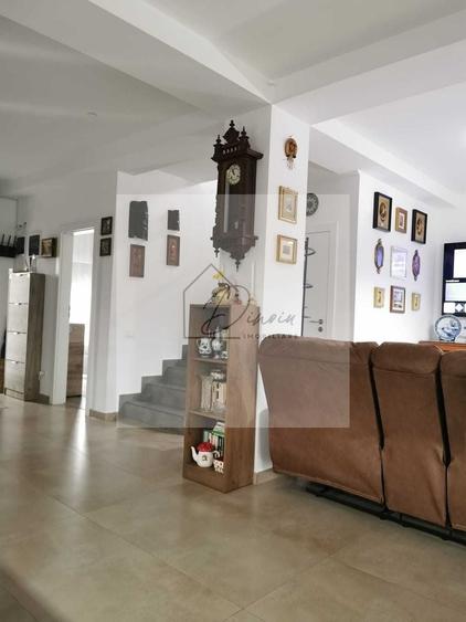 Casă individuală cu 5 camere cu Canalizare în Vadu Anei