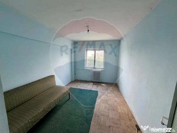 Apartament cu 3 camere decomandat în Brăilei