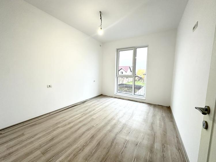Duplex cu 5 camere cu Canalizare în Dumbrăvița