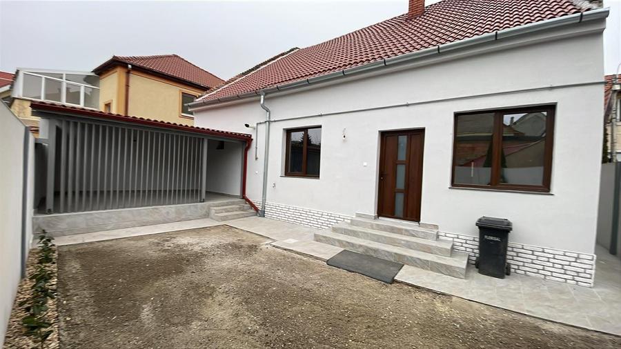 Casă cu 2 camere în Central
