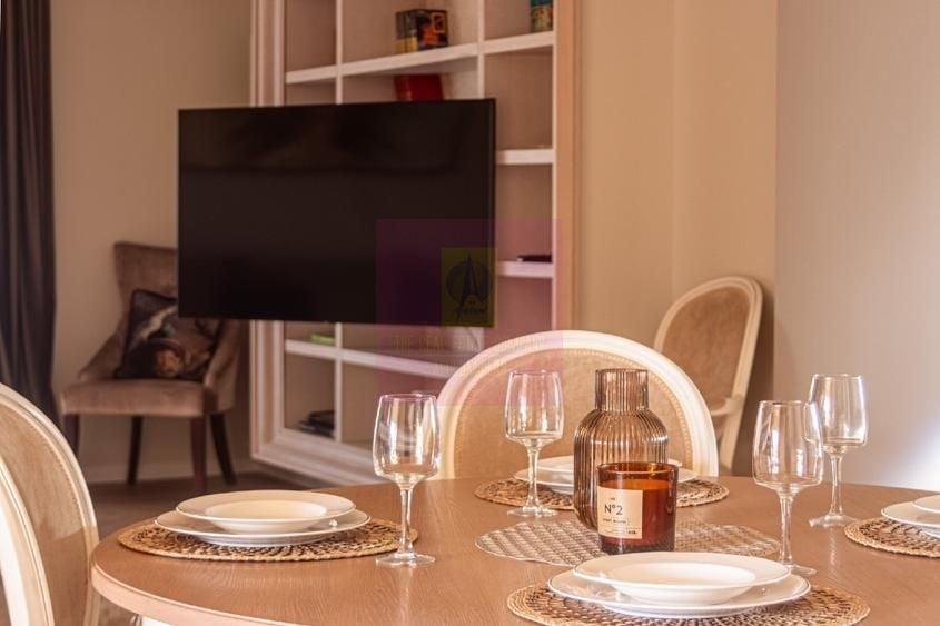 Apartament cu 3 camere semidecomandat în Herăstrău