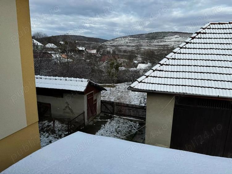 Casă cu 3 camere cu Teren 1890 Mp în Vâlcele
