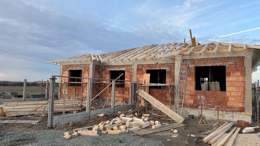 Duplex cu 3 camere cu Canalizare în Moșnița Nouă