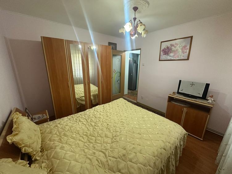 Apartament cu 2 camere decomandat, mobilat în Călărași