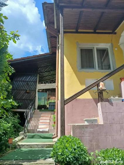 Casă cu 3 camere în Bărbătești