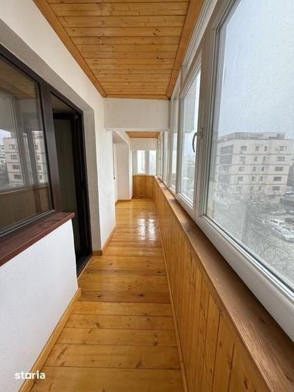 Apartament cu 4 camere semidecomandat în Colentina