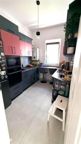 Apartament cu 3 camere decomandat, mobilat în Girocului