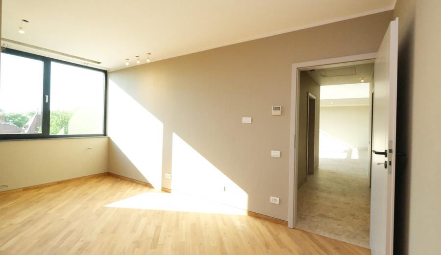 Apartament cu 4 camere în Dacia