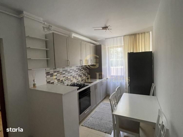 Apartament cu 3 camere semidecomandat în Centrul Istoric