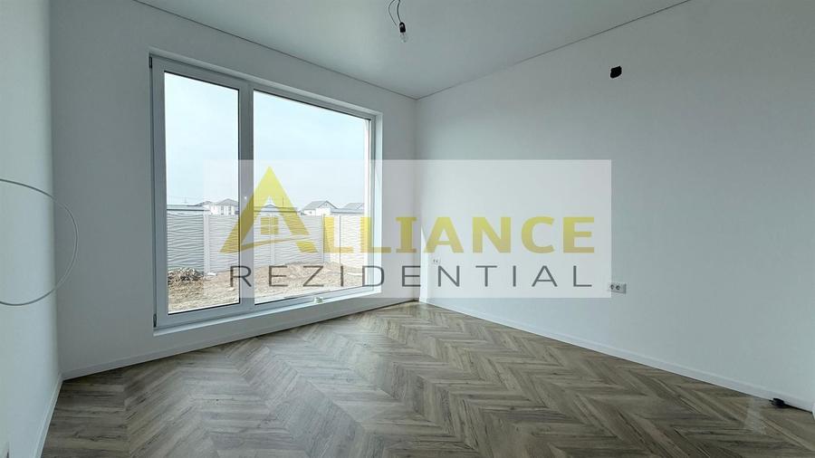 Casa Individuala - 4 camere - 2 bai - 371 mp teren - 13