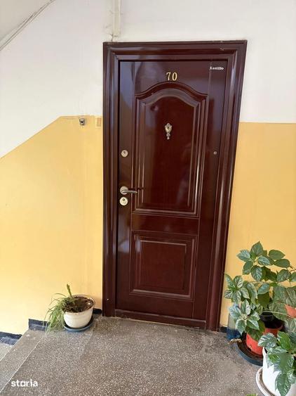 Apartament cu 3 camere decomandat în Valea Oltului
