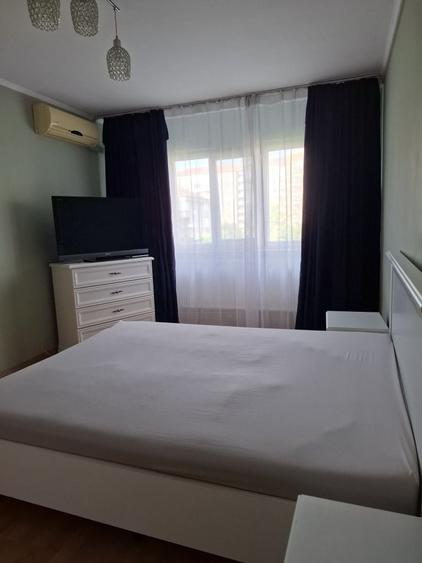 Apartament cu 3 camere decomandat în Decebal