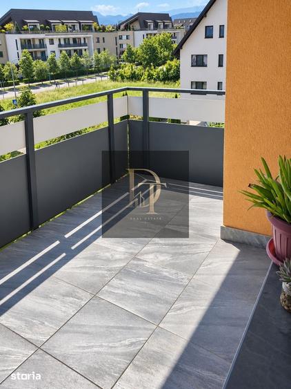 Apartament cu 3 camere decomandat în Tractorul