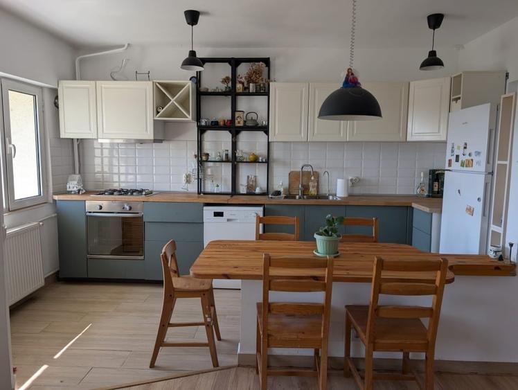 Apartament cu 3 camere decomandat în Băneasa