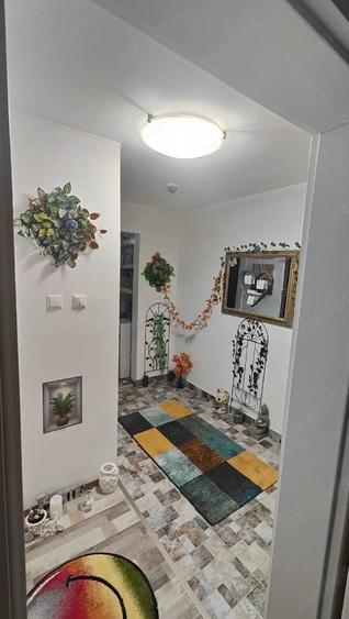 Apartament cu 2 camere decomandat în Girocului