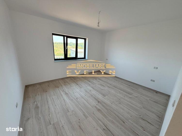 Casă cu 4 camere cu Teren 550 Mp în Central