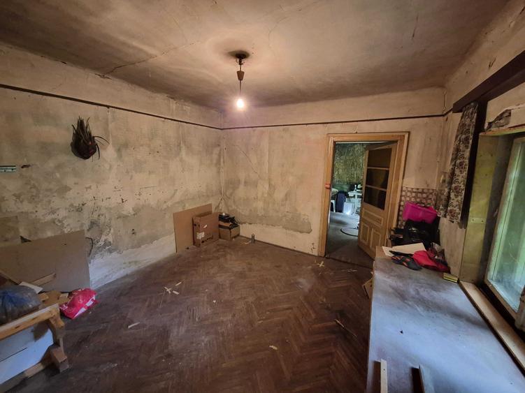 Casă cu 4 camere cu Teren 110 Mp în Central