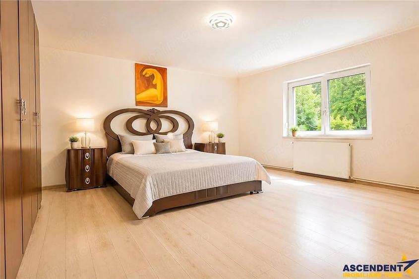 Casă cu Teren 343 Mp în Florilor