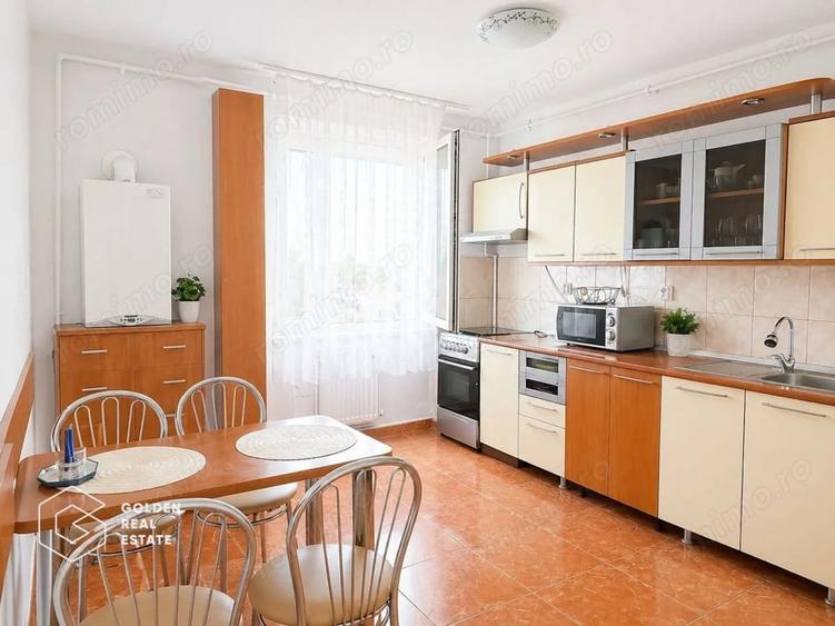 Apartament cu 3 camere semidecomandat în Central