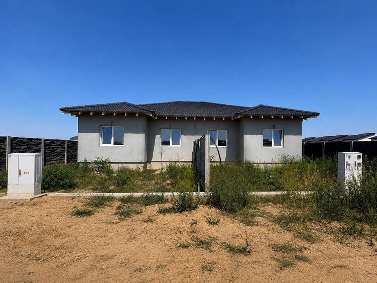 Duplex cu 3 camere cu Canalizare în Moșnița Nouă