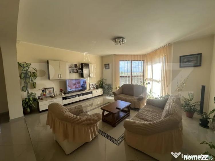 Casă cu 4 camere cu Teren 853 Mp în Păulești