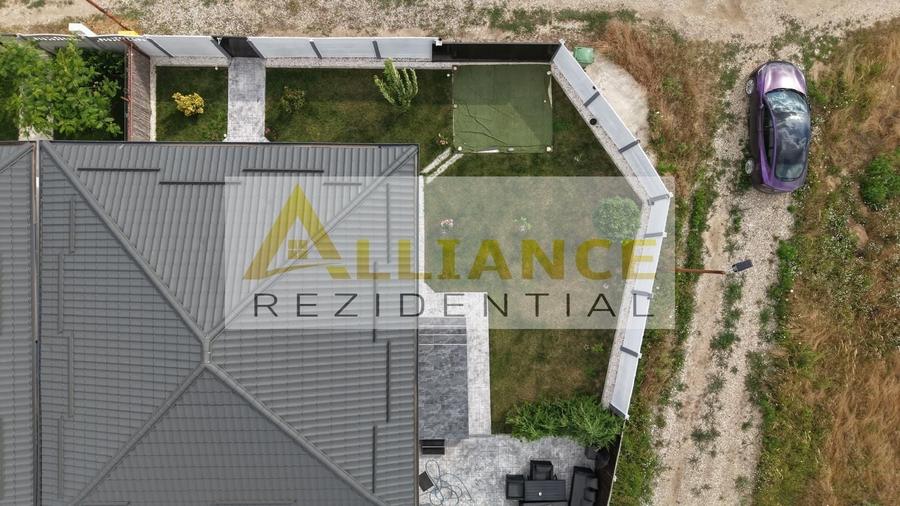 Casă individuală cu 4 camere cu Canalizare în Berceni