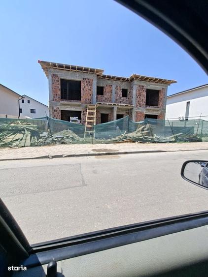 Casă cu 4 camere cu Teren 250 Mp în Central