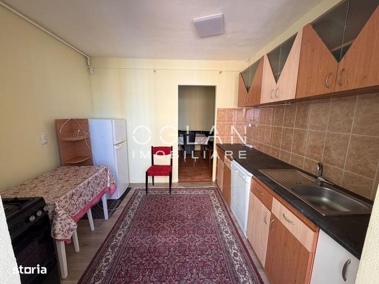 Apartament cu 3 camere decomandat în Vasile Aaron