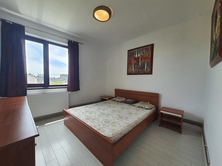 Apartament cu 3 camere decomandat în Peninsula