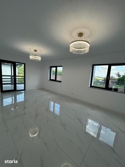 Casă cu 4 camere cu Teren 400 Mp în Rediu