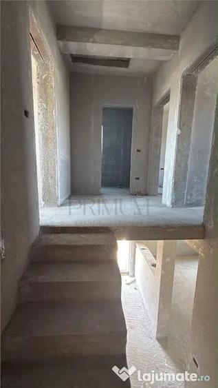 Casă cu 5 camere cu Teren 325 Mp în Moșnița Veche