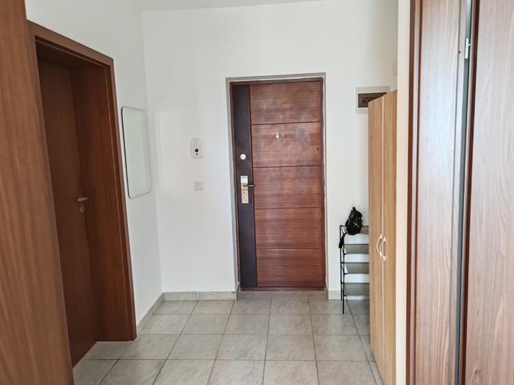 Apartament cu 2 camere decomandat, mobilat în Sânpetru