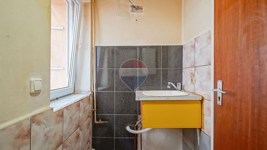 Apartament cu 2 camere semidecomandat în Centrul Civic
