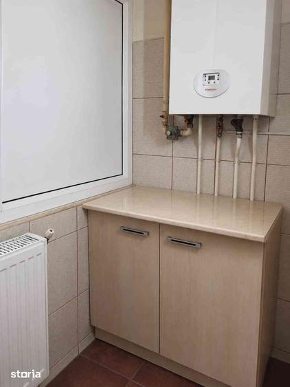 Apartament cu 3 camere decomandat în Cornișa