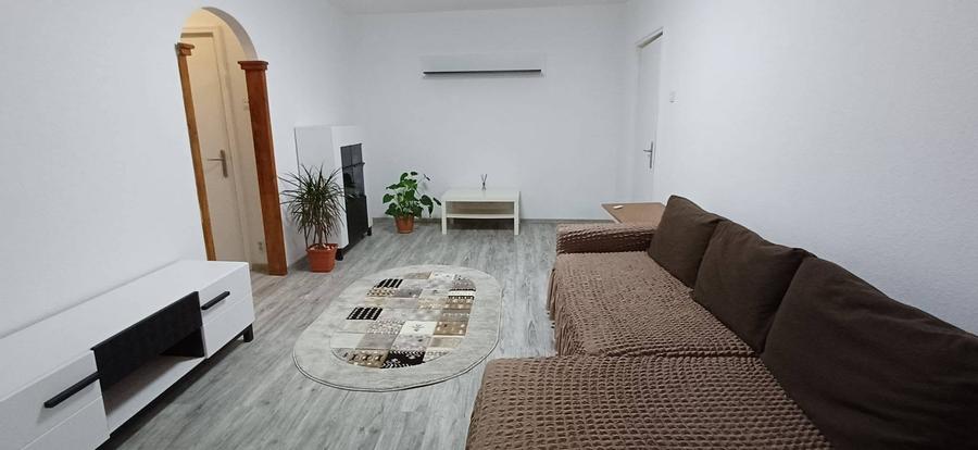 Apartament cu 2 camere semidecomandat, mobilat în Timpuri Noi