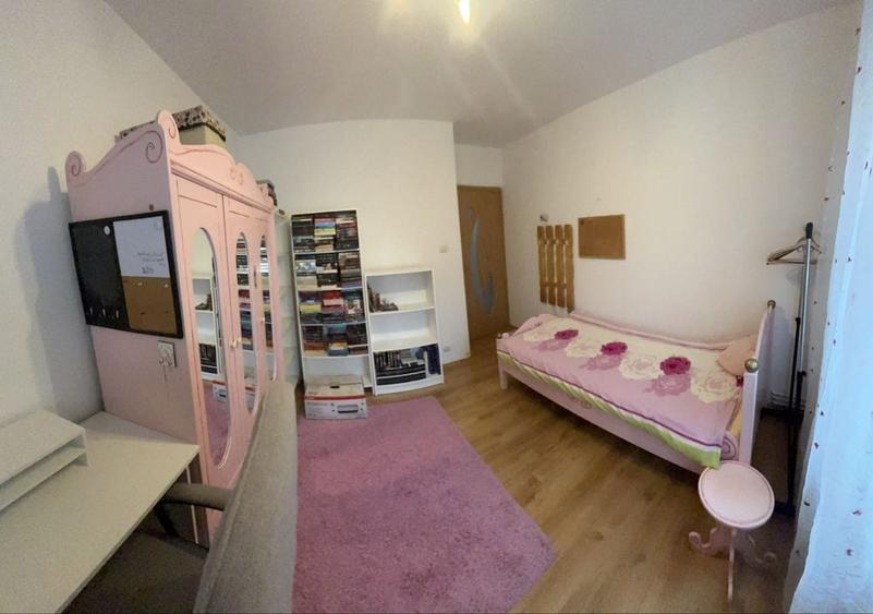 Apartament cu 3 camere decomandat în Central