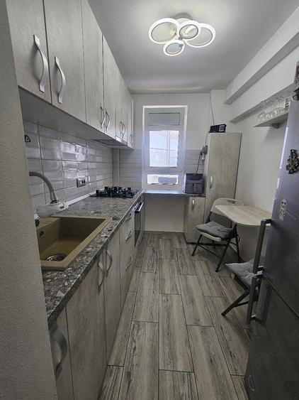 Apartament cu 2 camere semidecomandat în Berceni