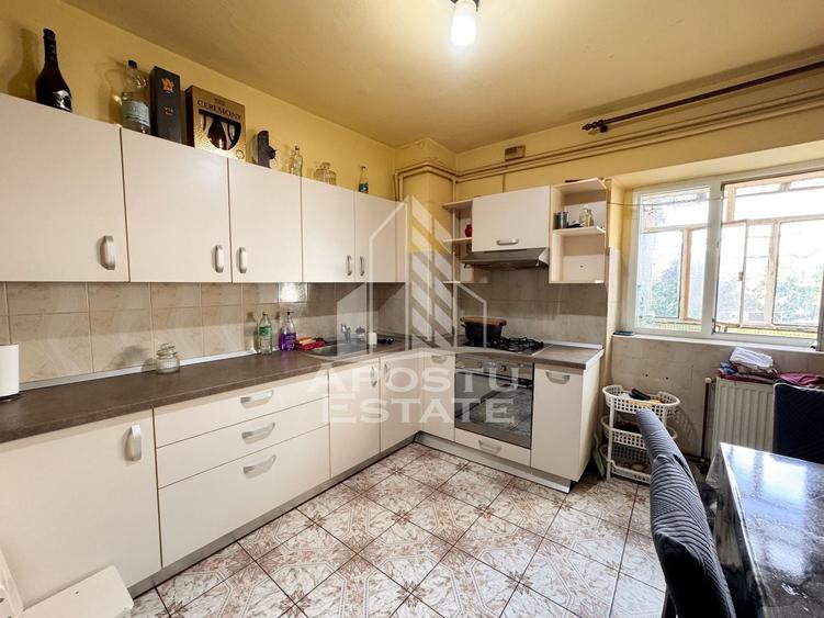 Apartament cu 4 camere decomandat, mobilat în Șagului