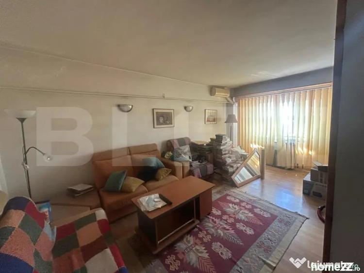 Apartament cu 4 camere decomandat în Central