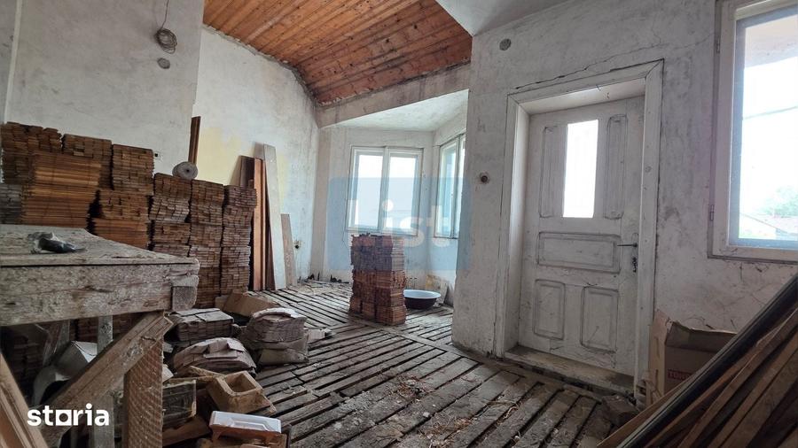 Casă cu 8 camere cu Teren 441 Mp în Central