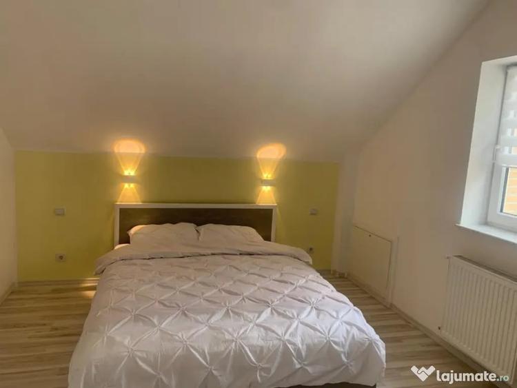 Casă cu 5 camere cu Teren 277 Mp în Malu Mare