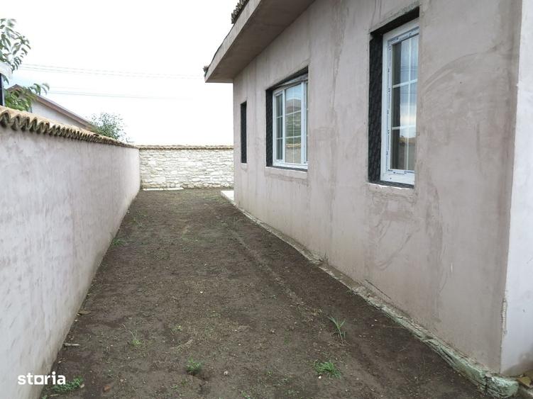 Casă cu 3 camere în Sud