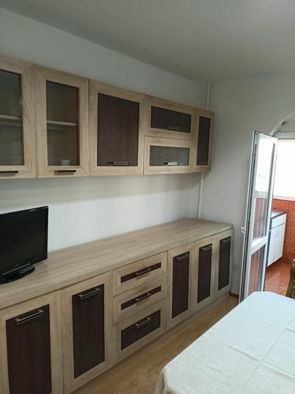 Apartament cu 3 camere decomandat în Crângași