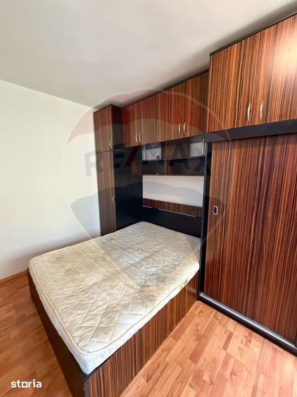 Apartament cu 3 camere semidecomandat în Central