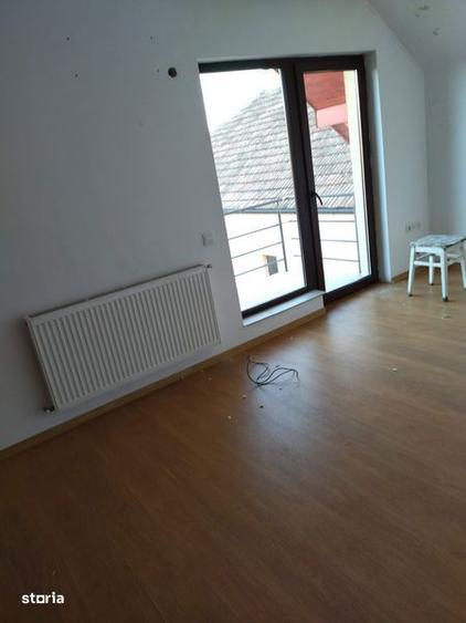 Casă cu 4 camere cu Teren 220 Mp în Someșeni