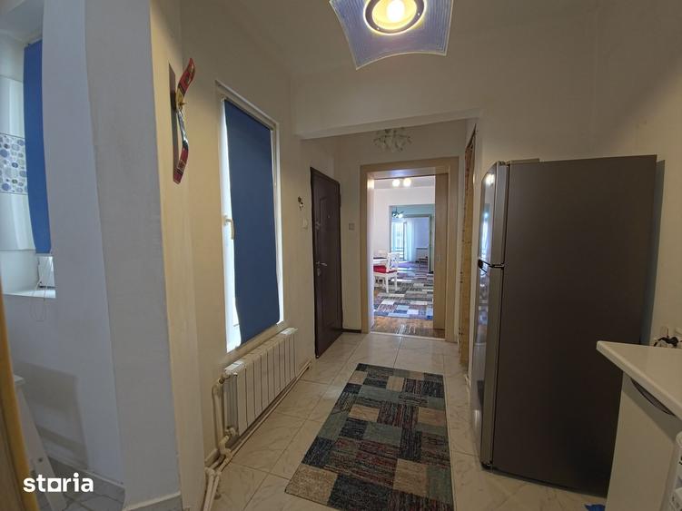 Apartament cu 3 camere semidecomandat în Central